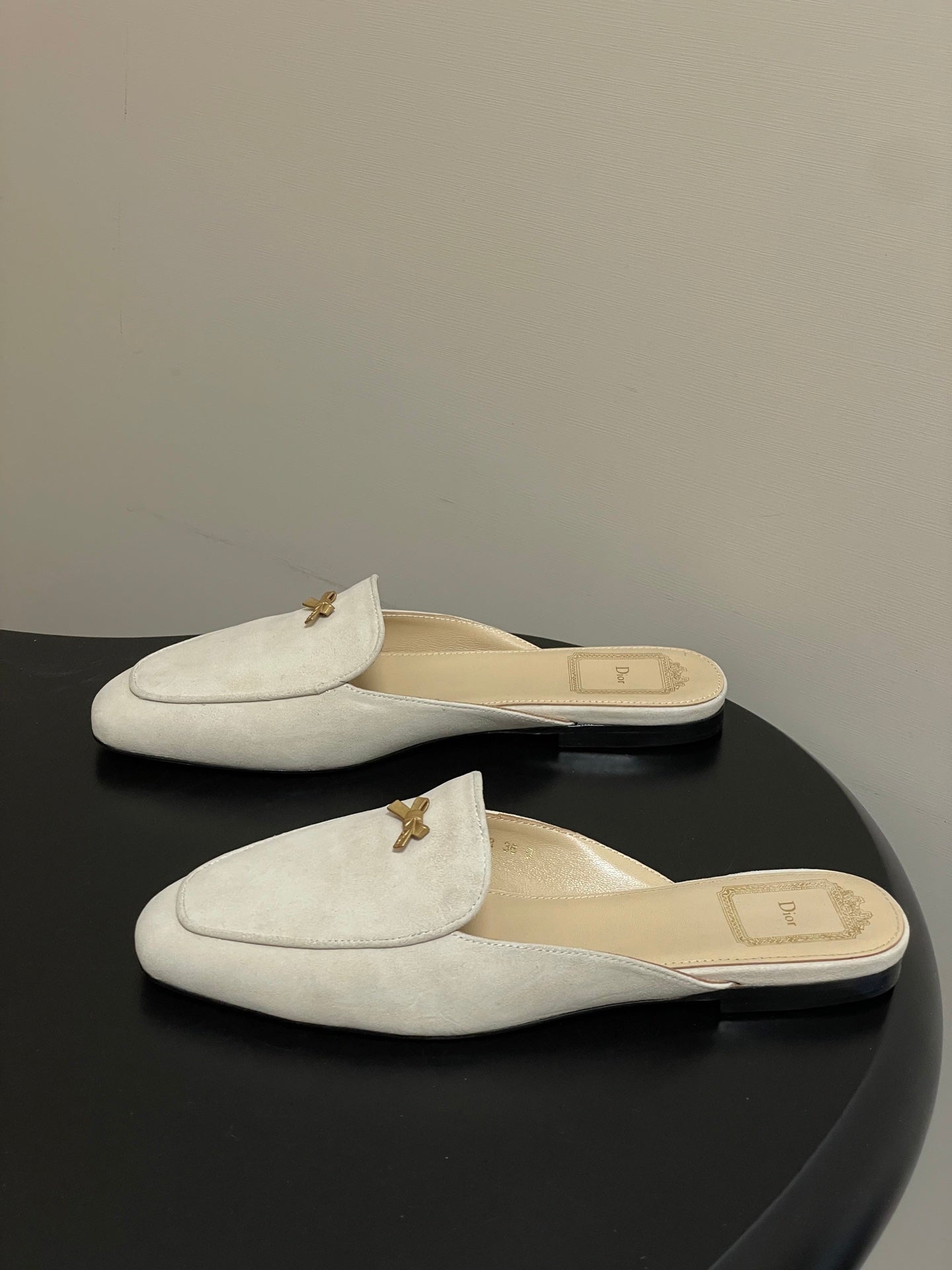 CD 26 Baby Bow Flat Mule Rope Beige Cowhide Sheepskin Suede 632594