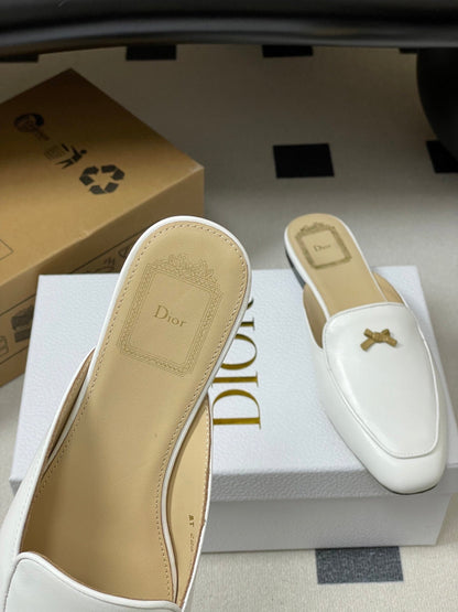 CD 26 Baby Bow Flat Mule White Cowhide Sheepskin 632596