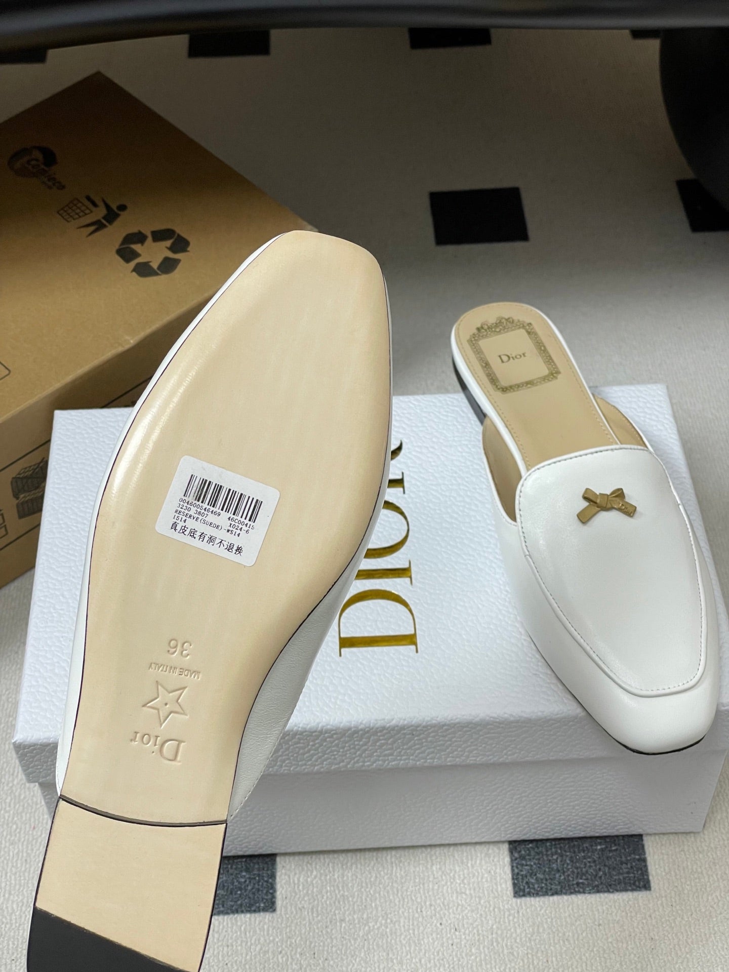 CD 26 Baby Bow Flat Mule White Cowhide Sheepskin 632596