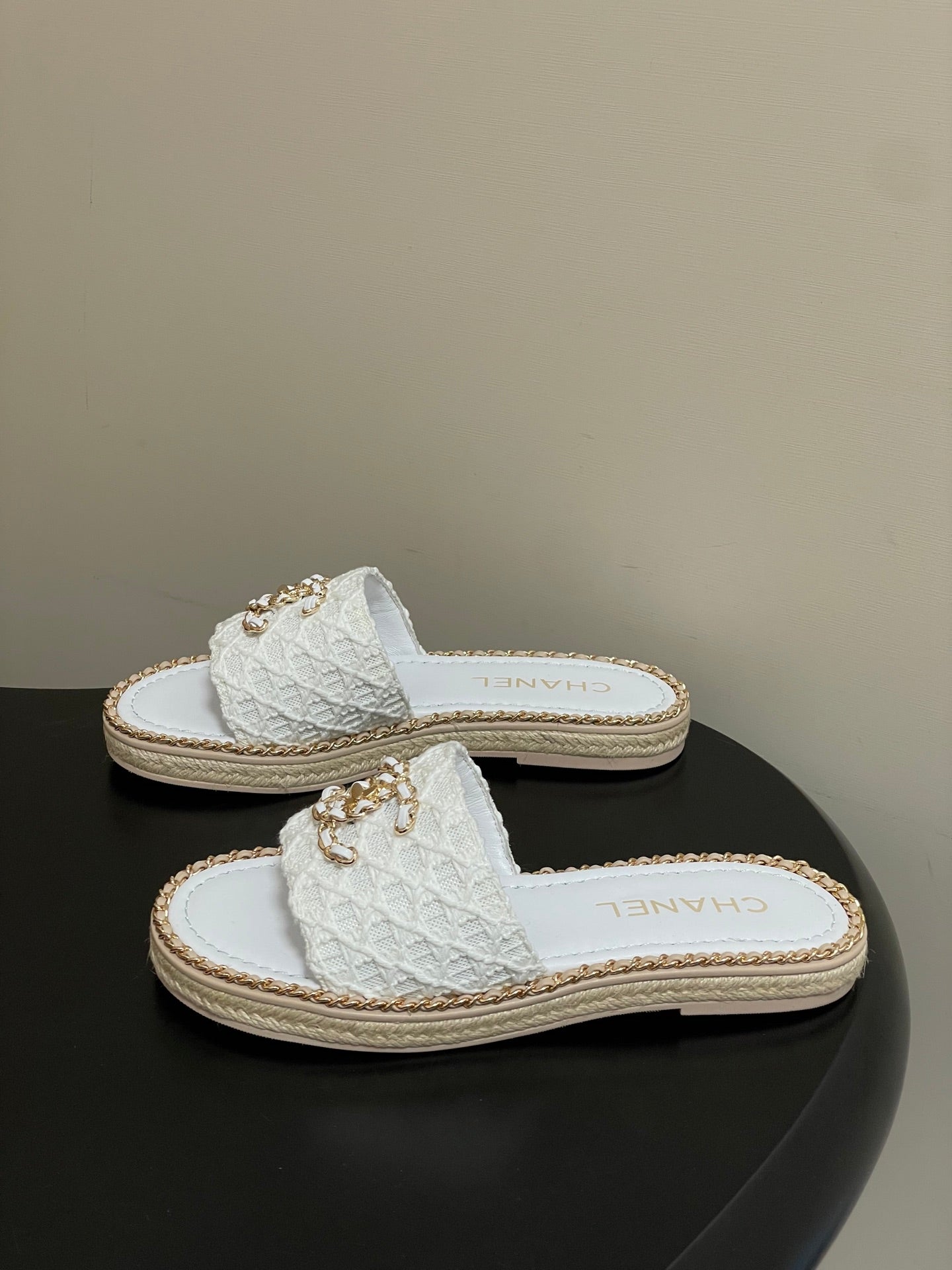 CC 26s Flat Slippers White Gold Fabric Sheepskin 649486