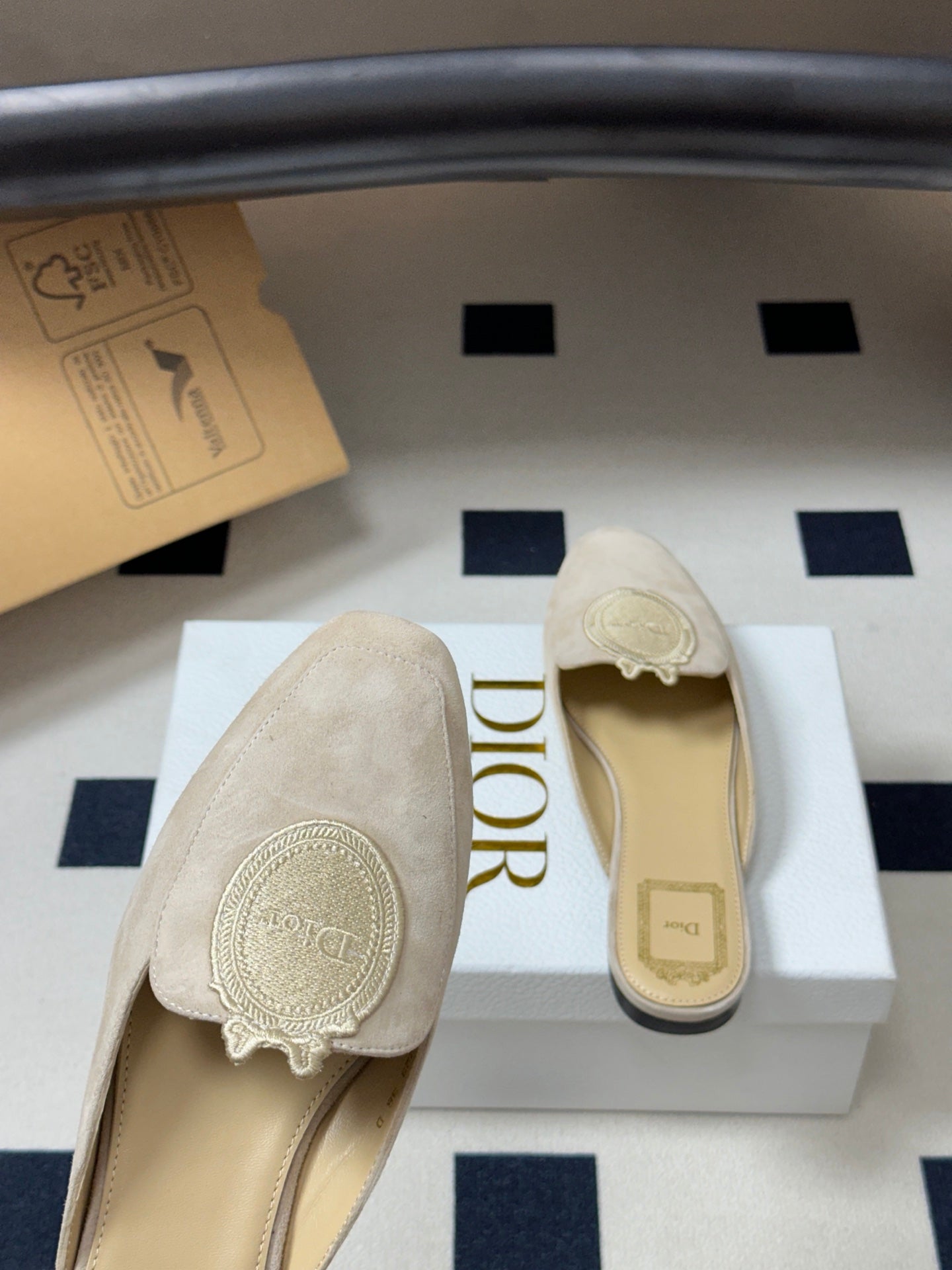 CD Médaillon Mule Light Khahi Suede 834916