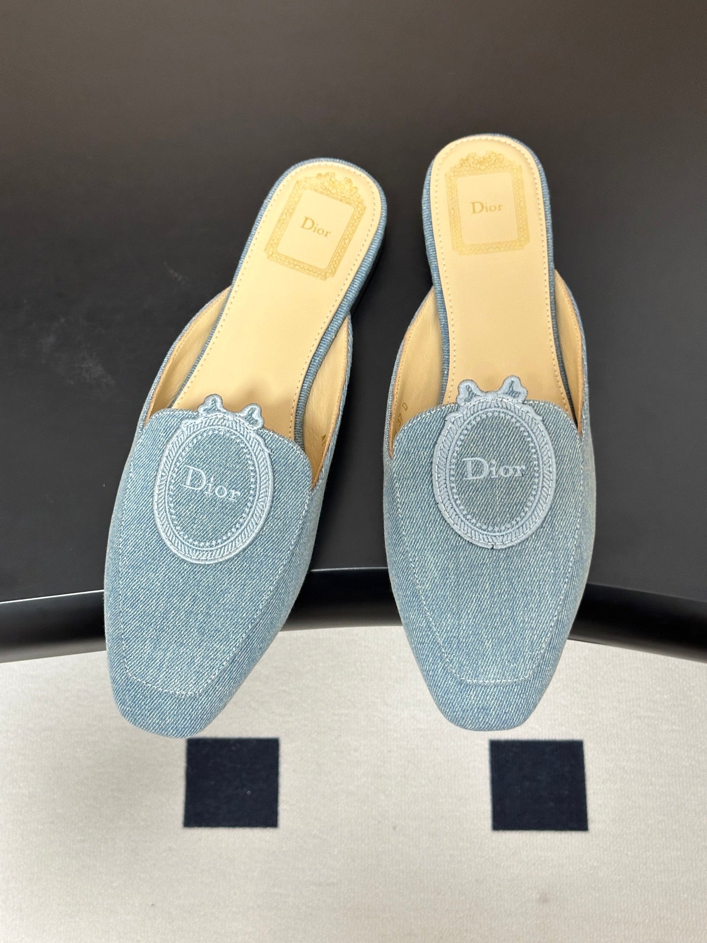 CD Médaillon Mule Light Blue Denim 834920