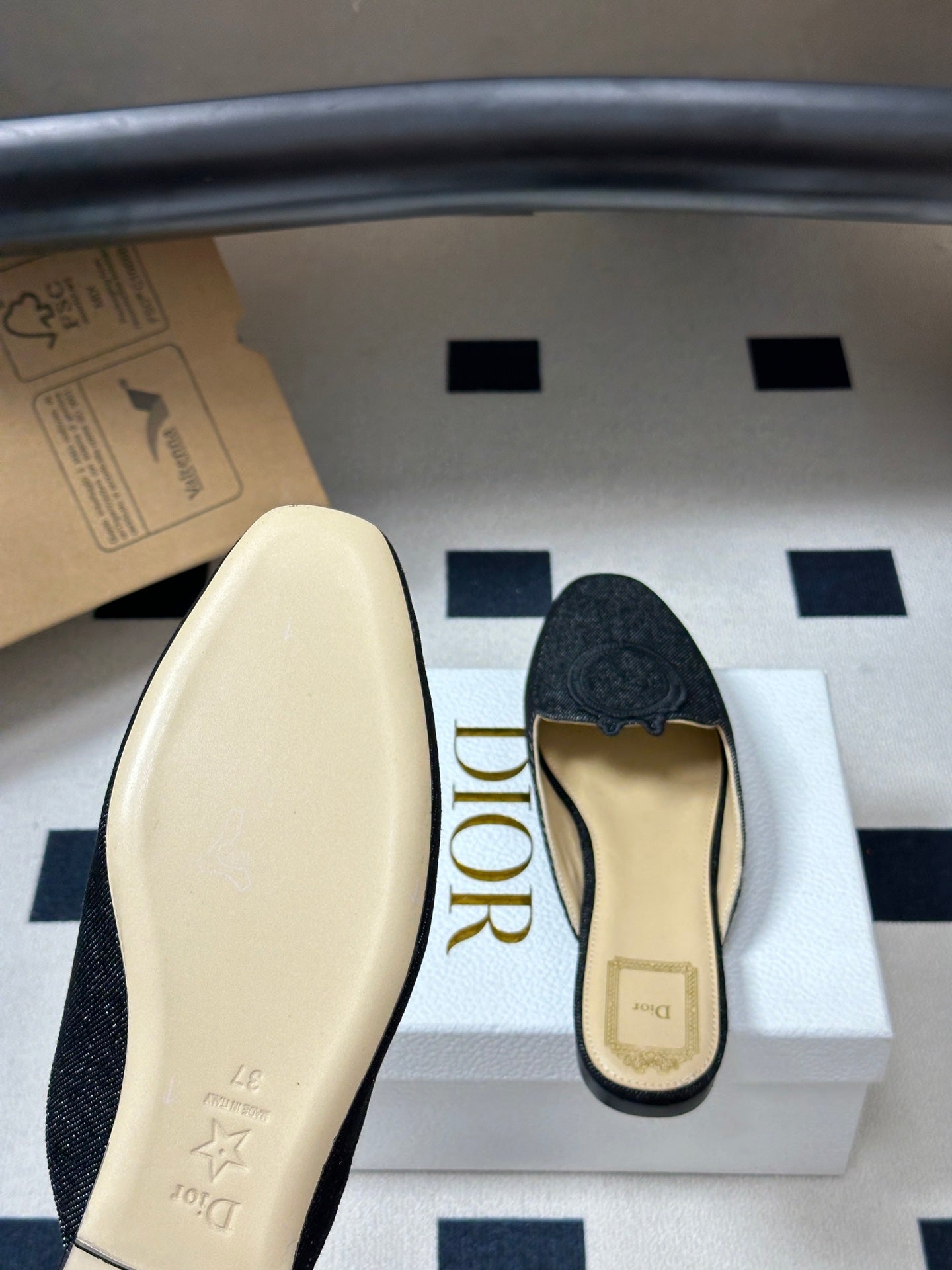 CD Médaillon Mule Black Denim 834921