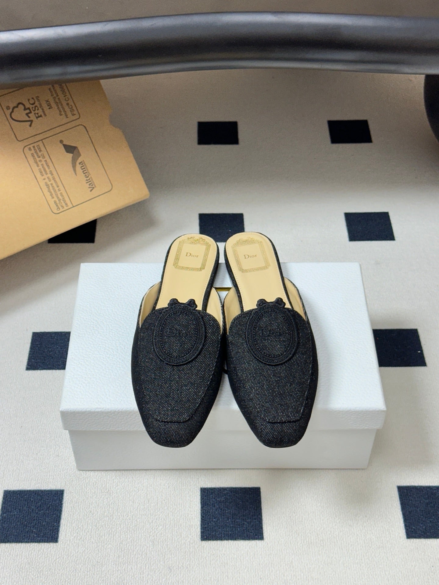 CD Médaillon Mule Black Denim 834921