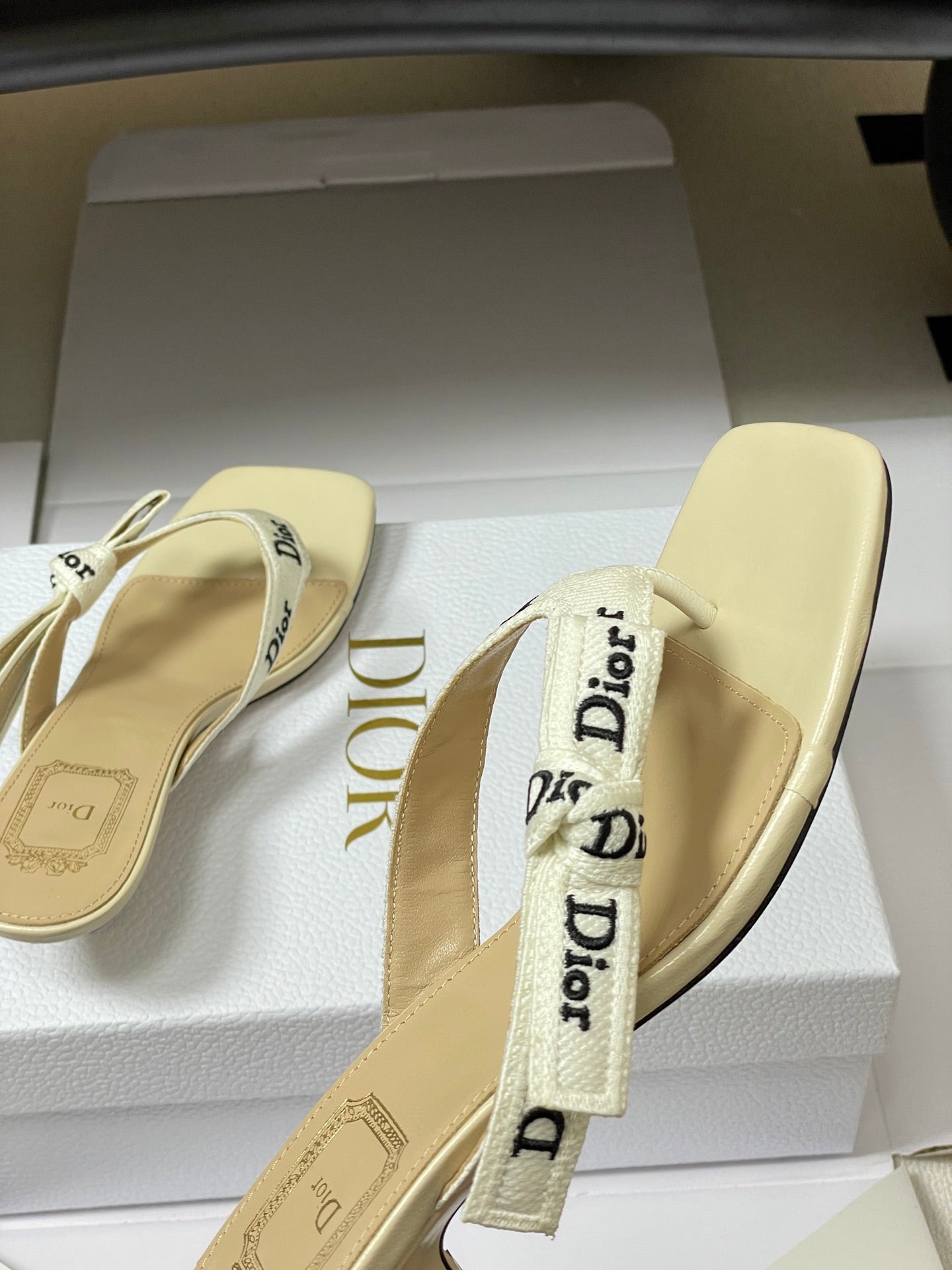 CD J'Adior Heeled Thong Sandal Cream Beige Leather 834940