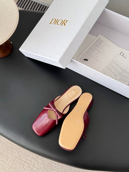 CD 26 Mary Jane Slippers Burgunfdy Patent Leather 605825
