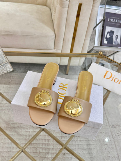 CD 26s Médaillon Buckle Slides 5cm Beige Lambskin 927390