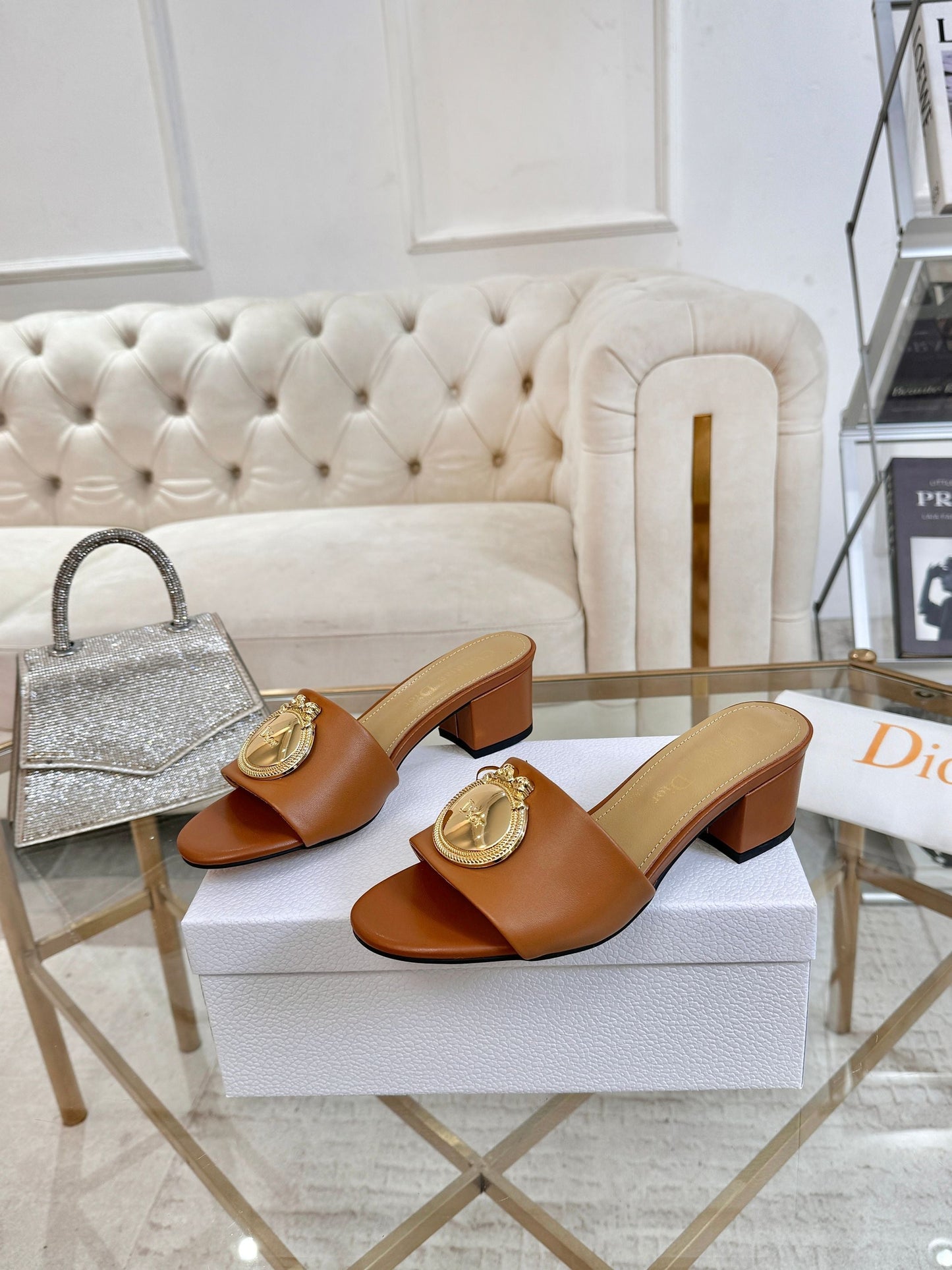 CD 26s Médaillon Buckle Slides 5cm Brown Lambskin 927379
