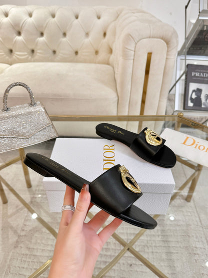 CD 26s Sandals Black Leather 667117
