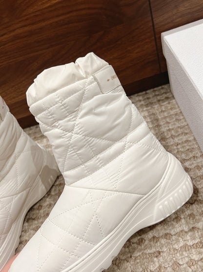 CD Ankle Boots White Quilted Windbreaker Fabric And Fleece