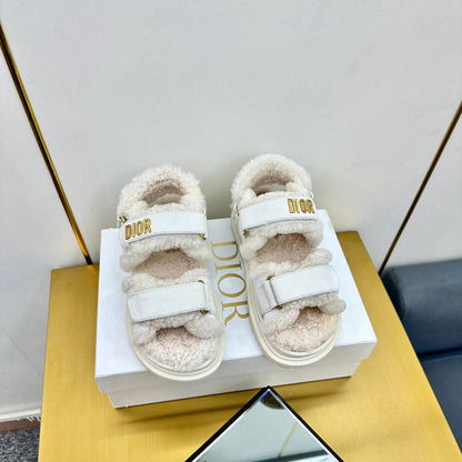 Dioract Sandal In White Suede And Wool Fleece Lining 111050