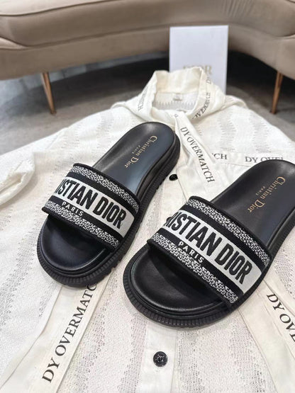 CD 26s Platform Sandals Black Cream Leather Fabric 944463