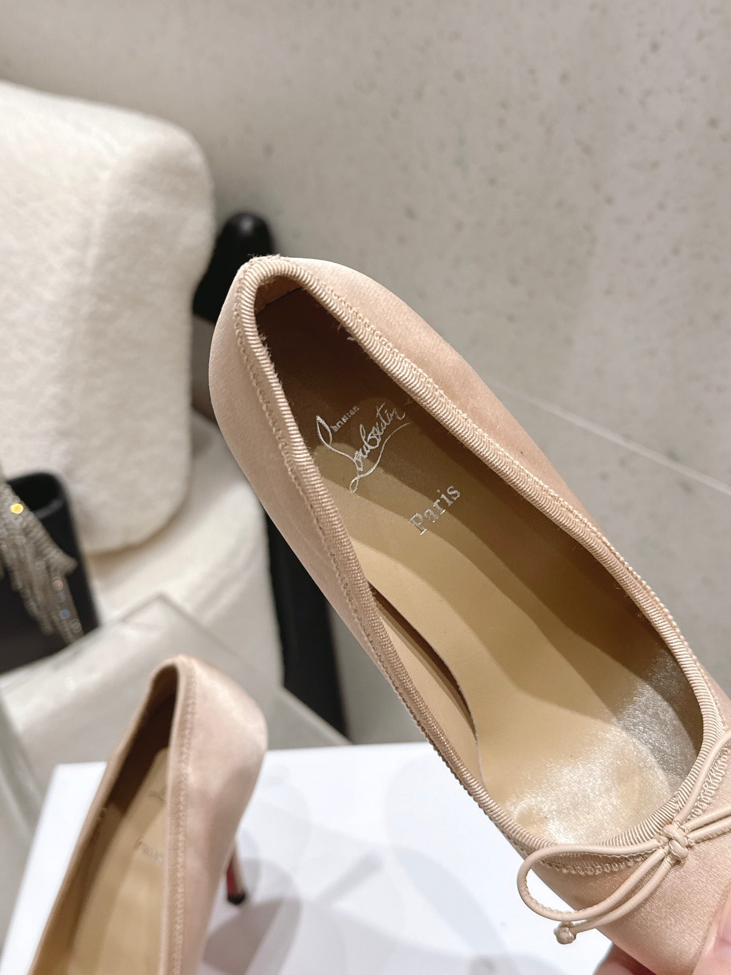 CL Cassia Nodo Pumps 10.5 Beige Satin 610827