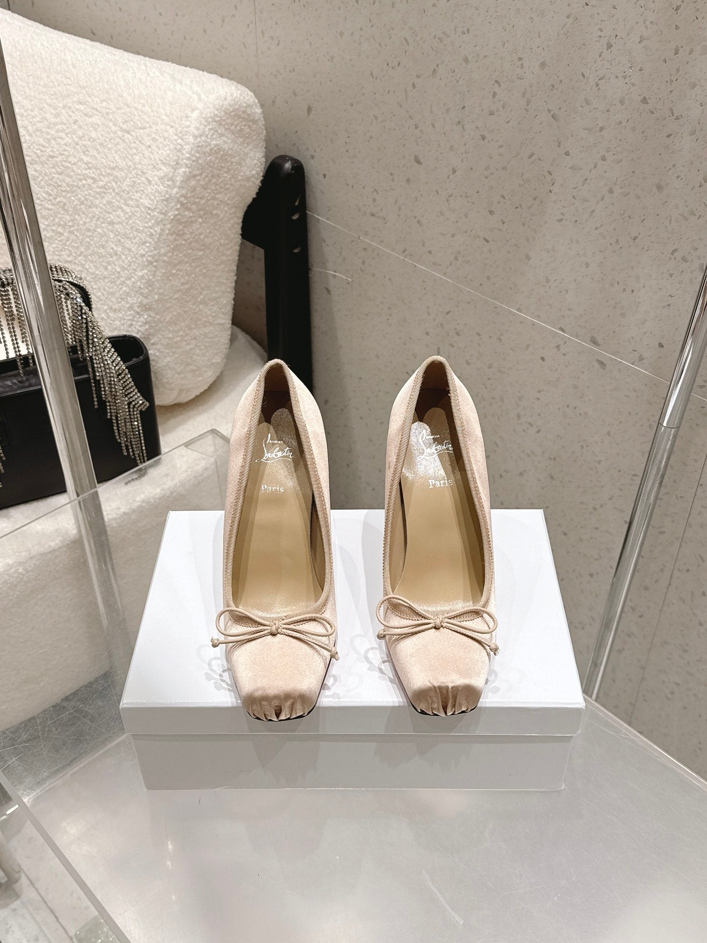 CL Cassia Nodo Pumps 10.5 Beige Satin 610827