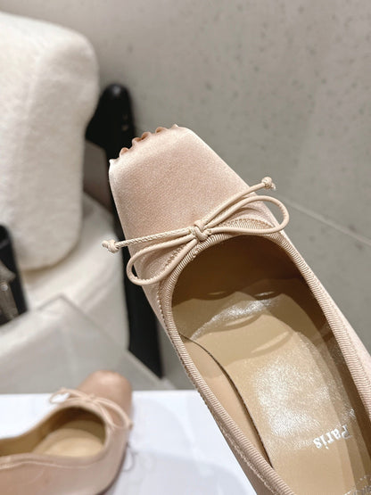 CL Cassia Nodo Pumps 10.5 Beige Satin 610827