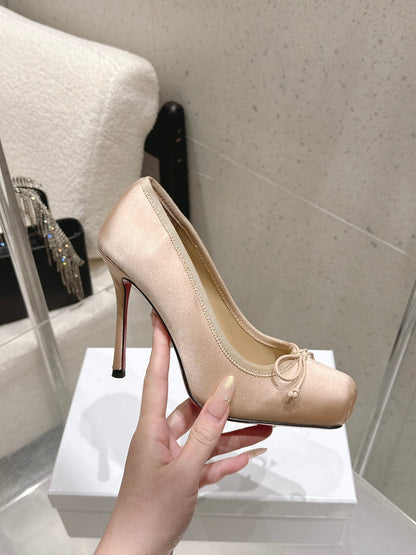 CL Cassia Nodo Pumps 10.5 Beige Satin 610827