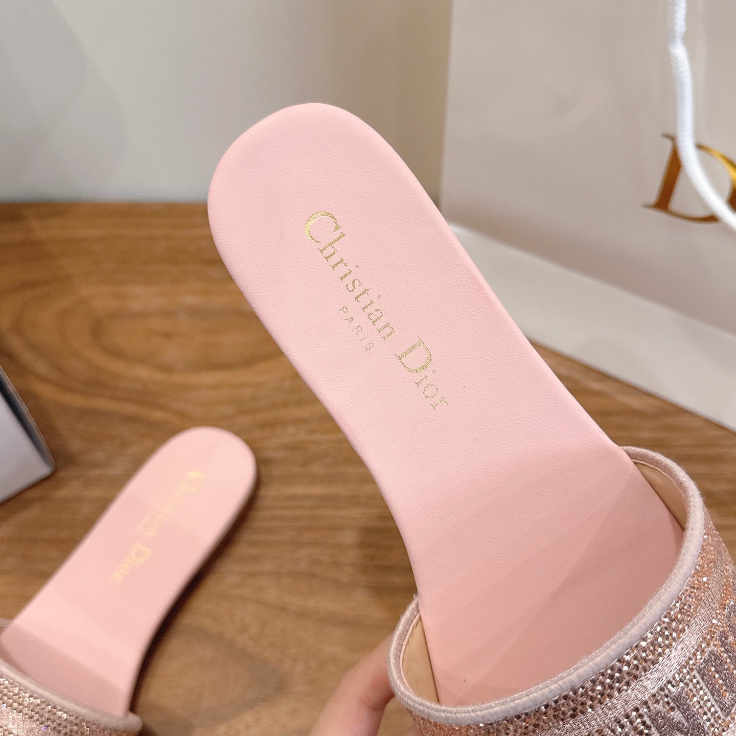 CD 26s Embroidered Sandals Pink Canvas Leather 685602