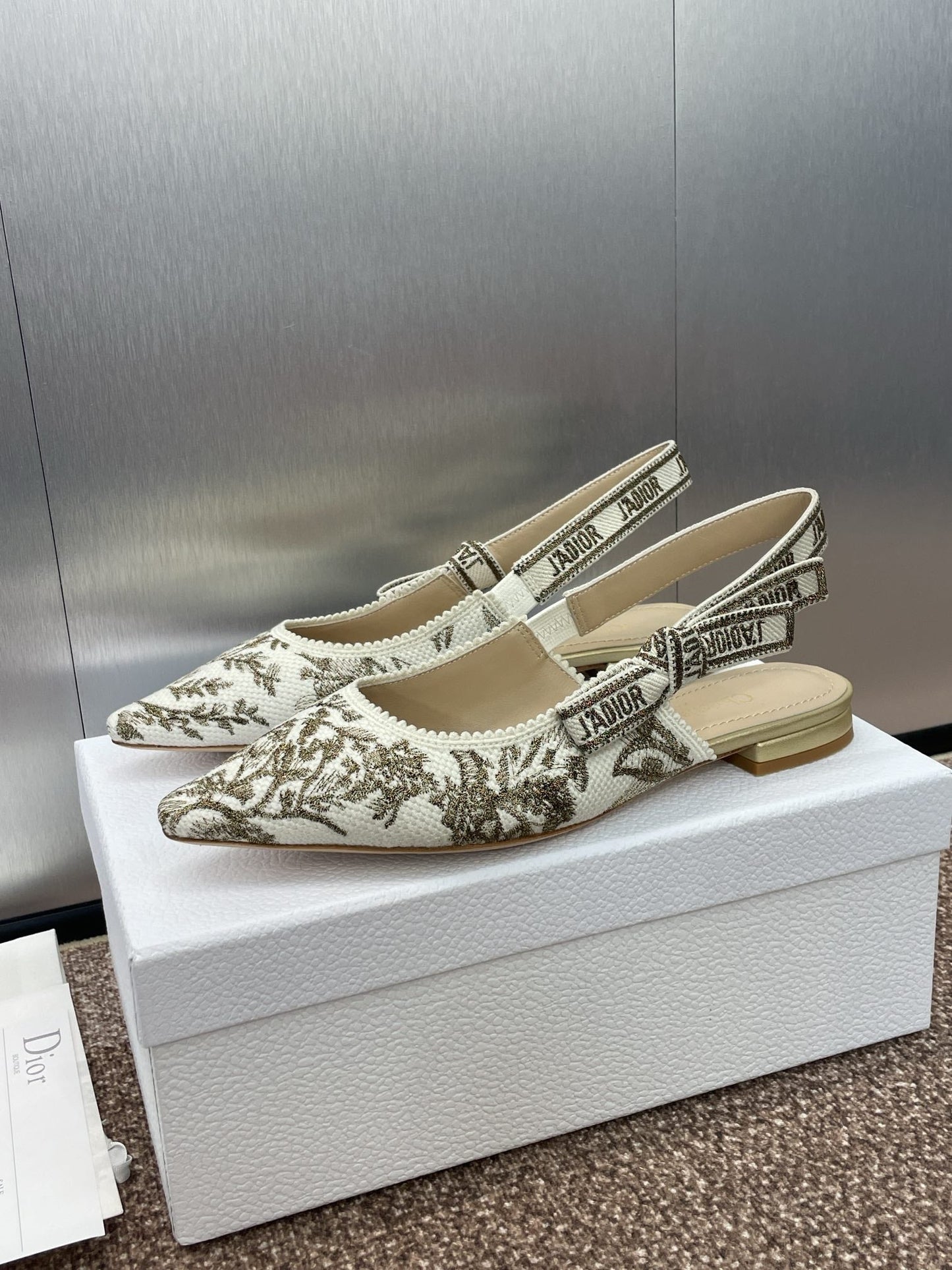 CD J'adior Slingback Pump White And Gold-Tone Millefiori Jacquard