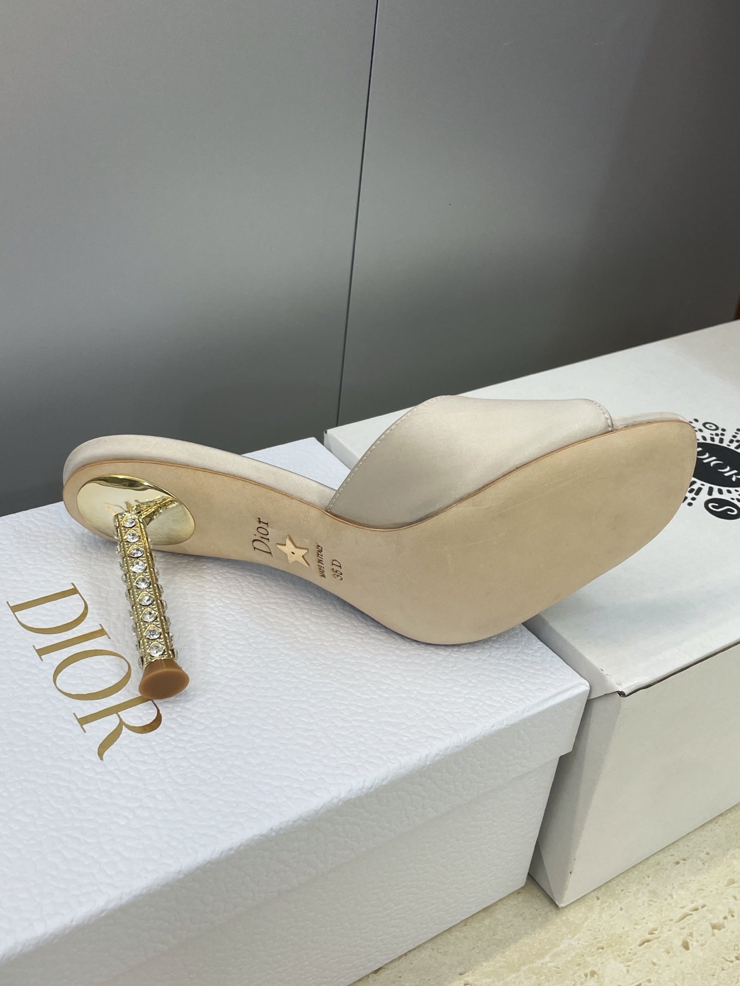 CD 26s Icon Heeled Slide 8cm Off White Leather Silk 633059