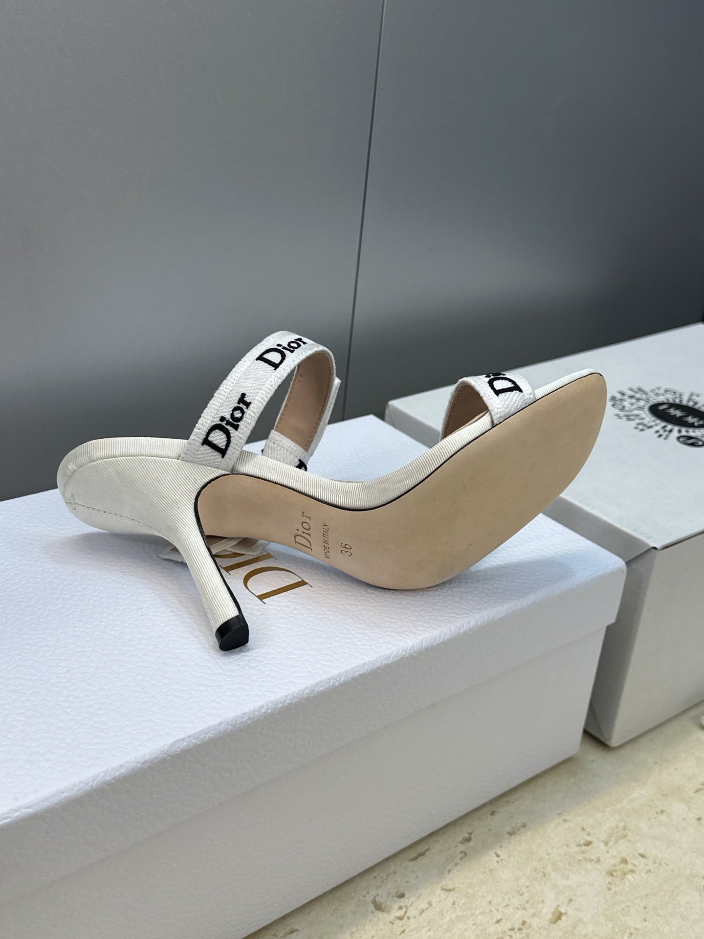CD 26s Heeled Sandal 10cm White Beige Leather Fabric 633071