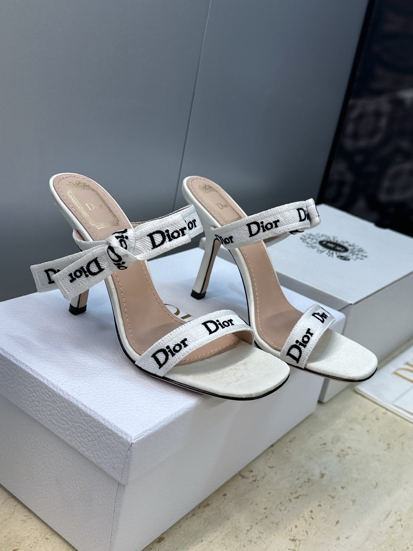 CD 26s Heeled Sandal 10cm White Beige Leather Fabric 633071