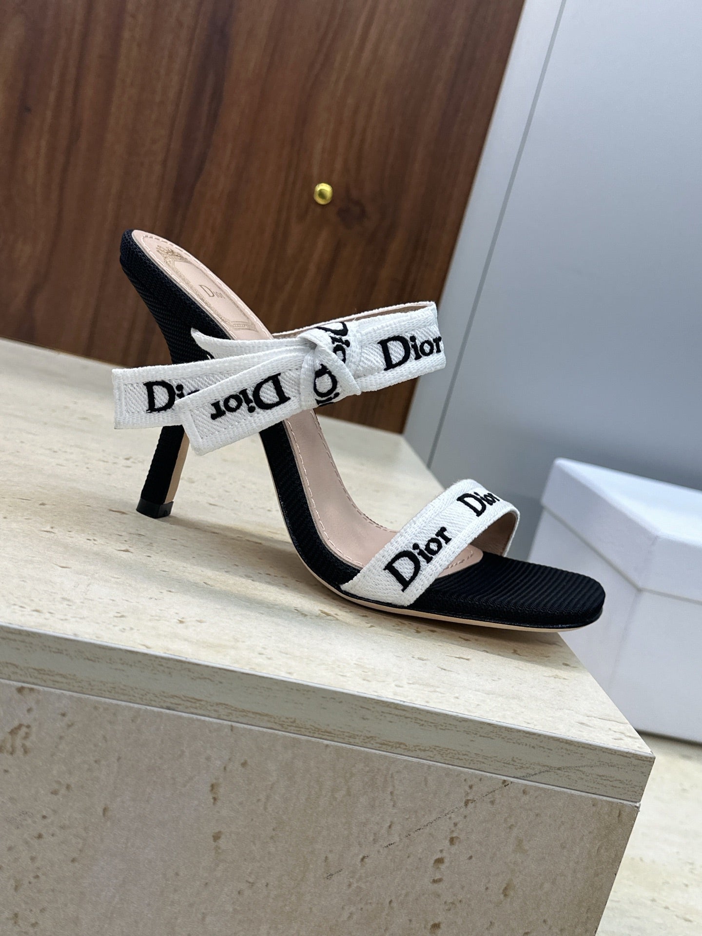 CD 26s Heeled Sandal 10cm Black Beige Leather Fabric 633072