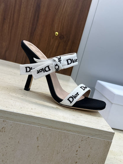 CD 26s Heeled Sandal 10cm Black Beige Leather Fabric 633072