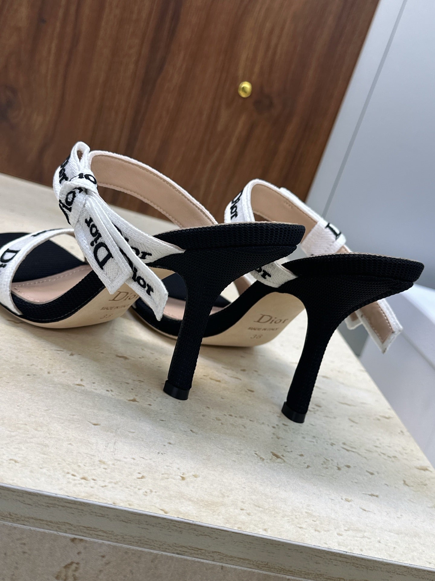 CD 26s Heeled Sandal 10cm Black Beige Leather Fabric 633072