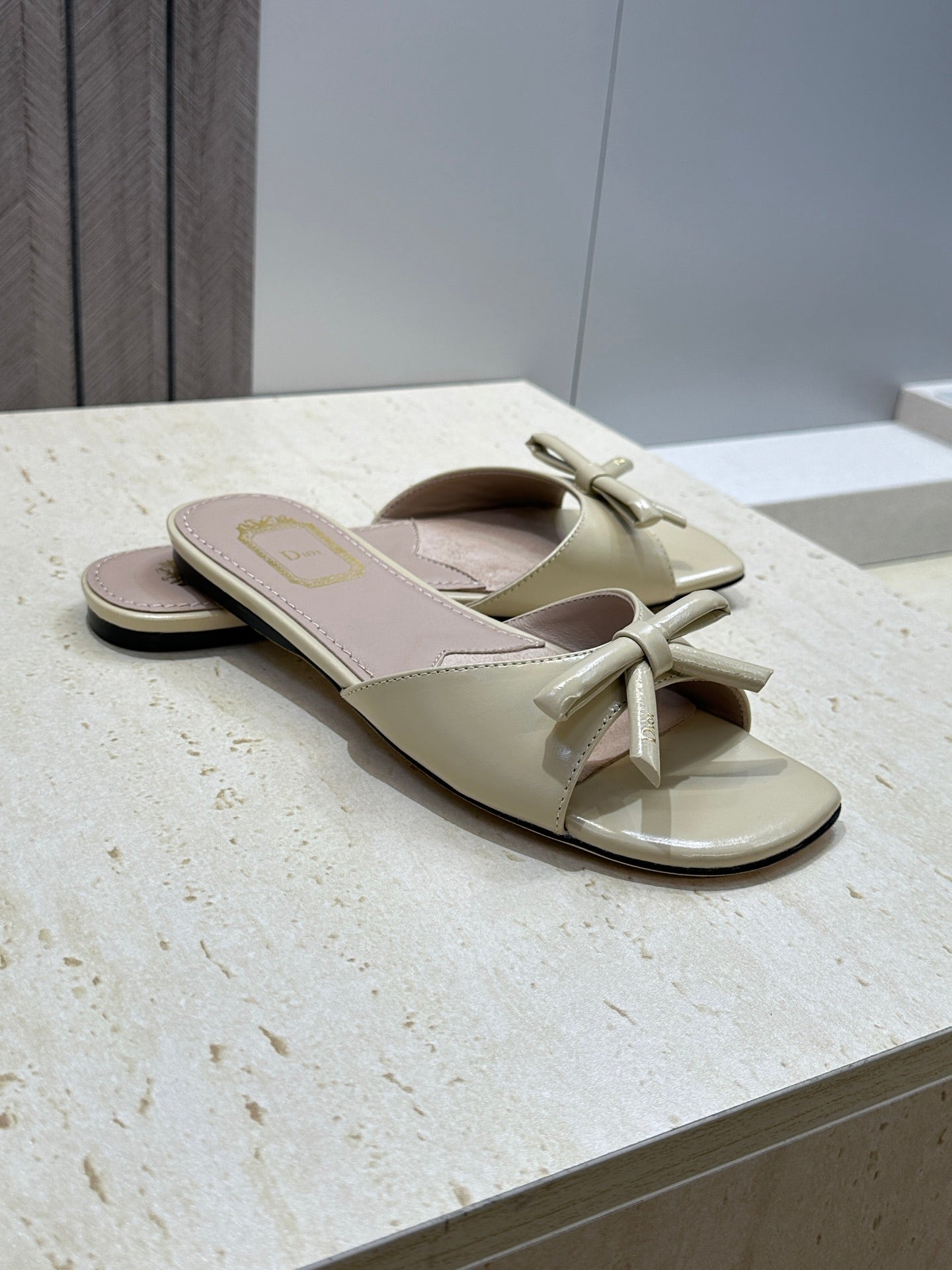 CD Dior Bow Slides Beige Leather 884659