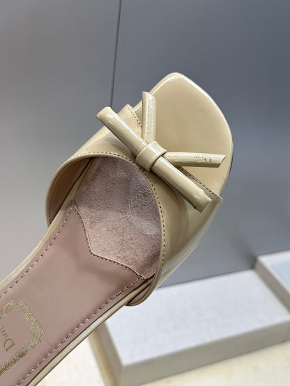 CD Dior Bow Slides Beige Leather 884659