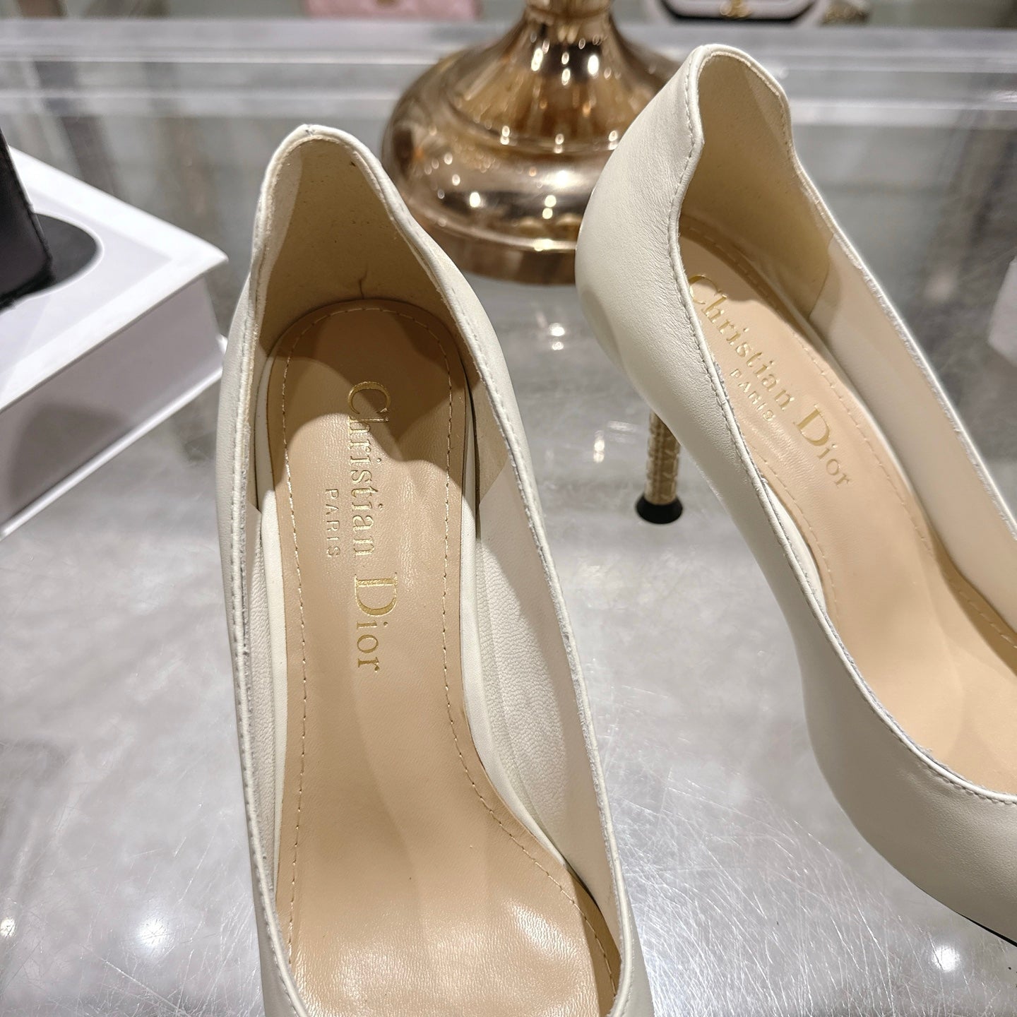 CD 26s Icon Pump 8cm Ivory Supple Calfskin 679846