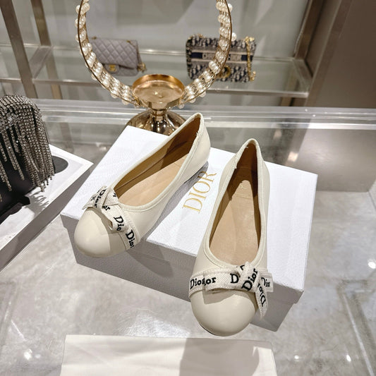 CD 26 Bow Ballet Flat Embroidered Sheepskin