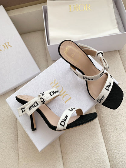 CD 26s High Heel Sandal 100 White Black Canvas Sheepskin  664180