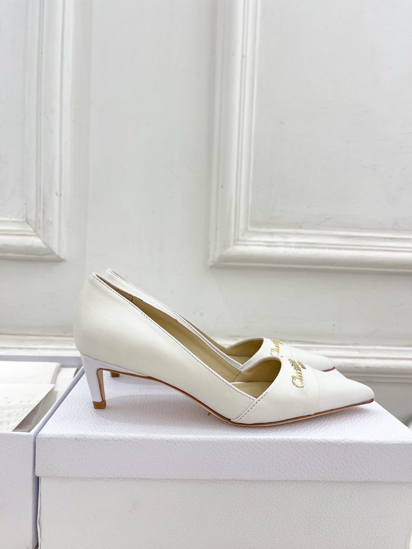CD 25 Pump High Heels White Calfskin 307421