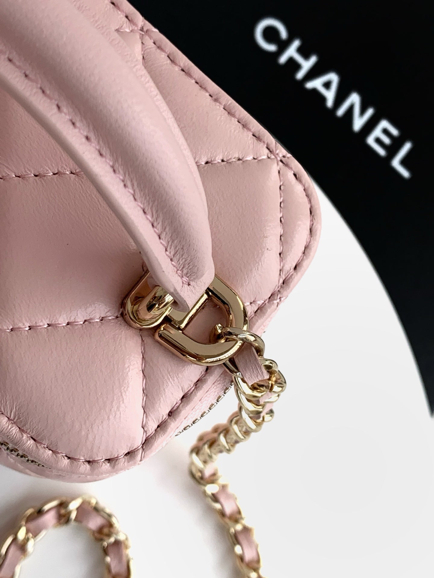 Chanel 2026 Chain Handle Makeup Bag 11cm Lambskin