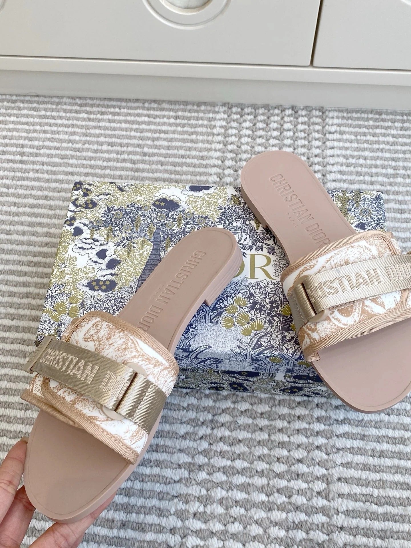 CD 26s Flat Slippers Nude Pink Canvas Rubber 648132