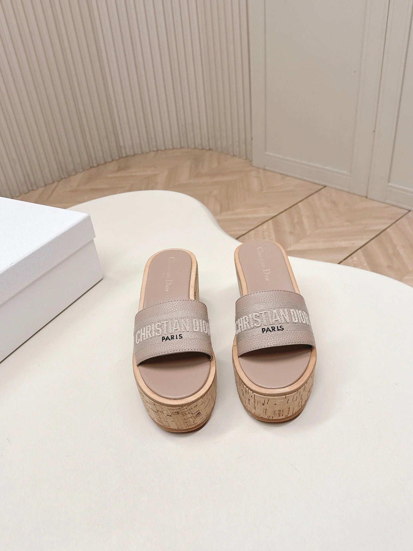CD 26s Platform Sandals 85 Nude Cowhide 643778