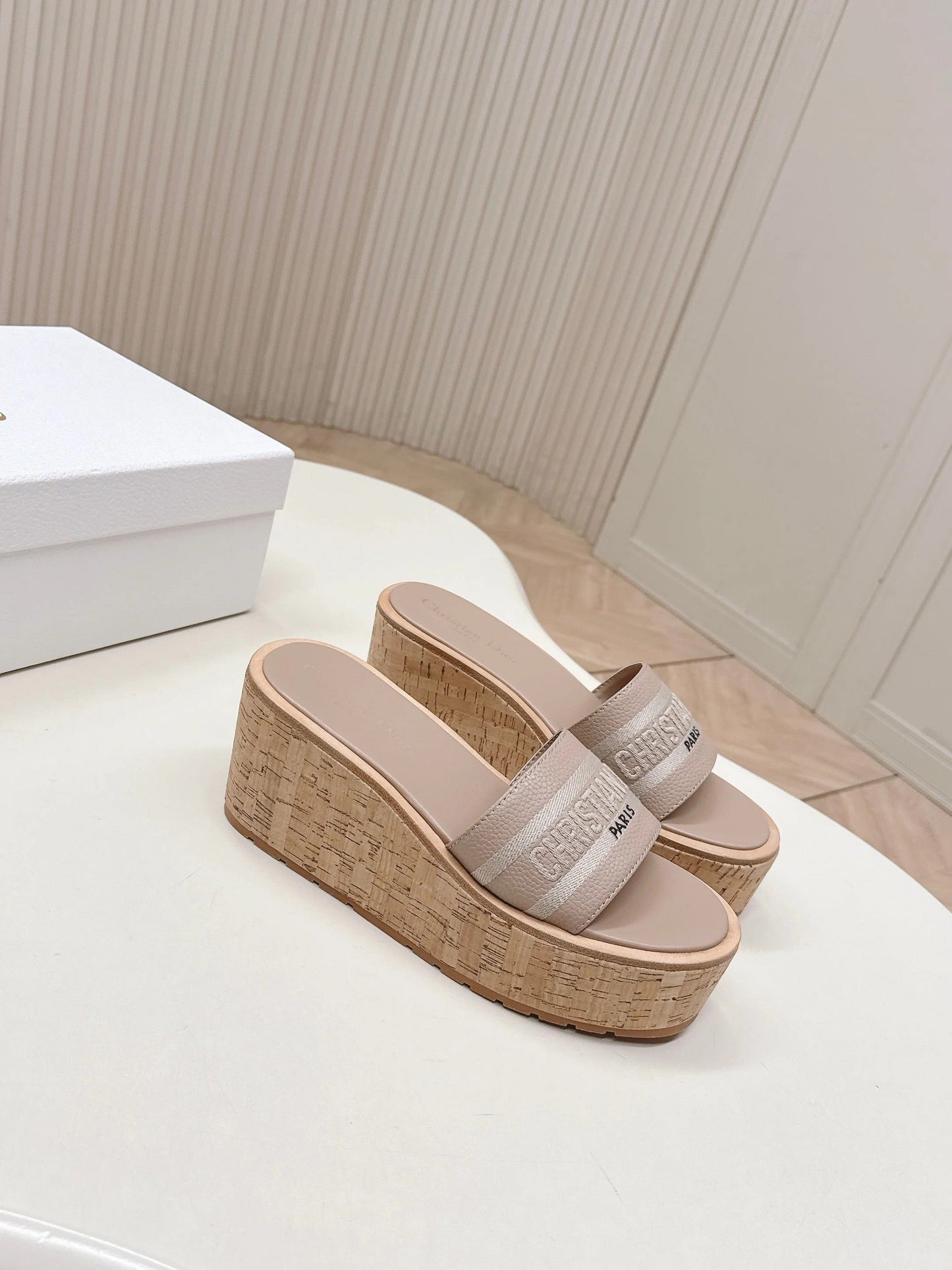CD 26s Platform Sandals 85 Nude Cowhide 643778