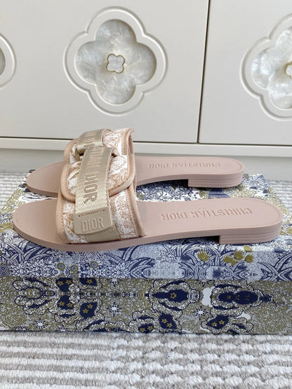 CD 26s Flat Slippers Nude Pink Canvas Rubber 648132