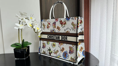 Large CD Book Tote 42cm White Multicolor Dragon Zodiac Embroidery