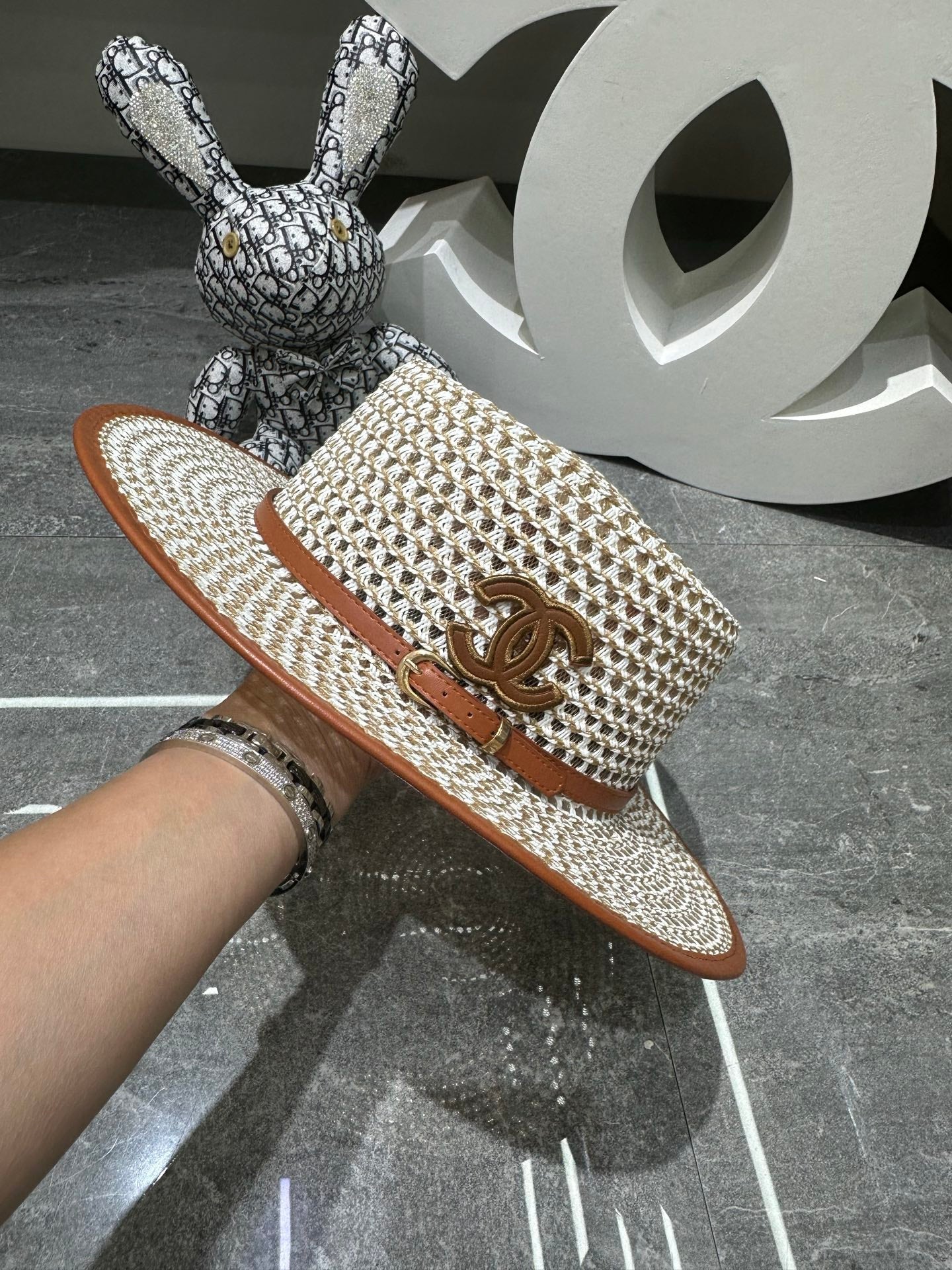 Sailin Concave Top Edged Flat Cap